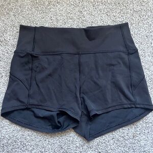 Lululemon In Movement Short *Everlux 2.5" Black (First Release)